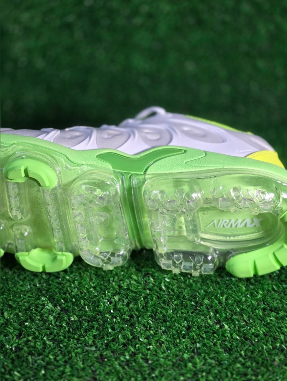 Nike Air Max Vapormax Tennis Green ๐ White Athletic Sneakers Men Size 12 - Picture 4 of 8